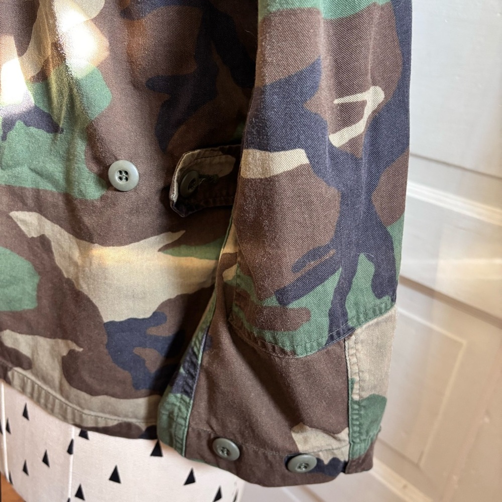 Vintage US ARMY issued
Woodland Camouflage Coat
Size Small - Picture 9 of 14